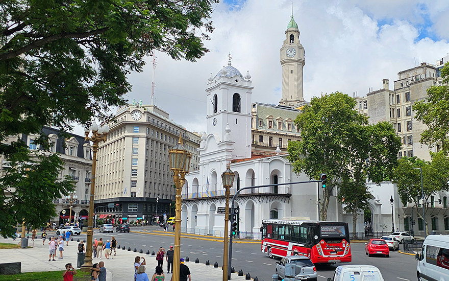 Cabildo de Buenos Aires, Plaza de Mayo