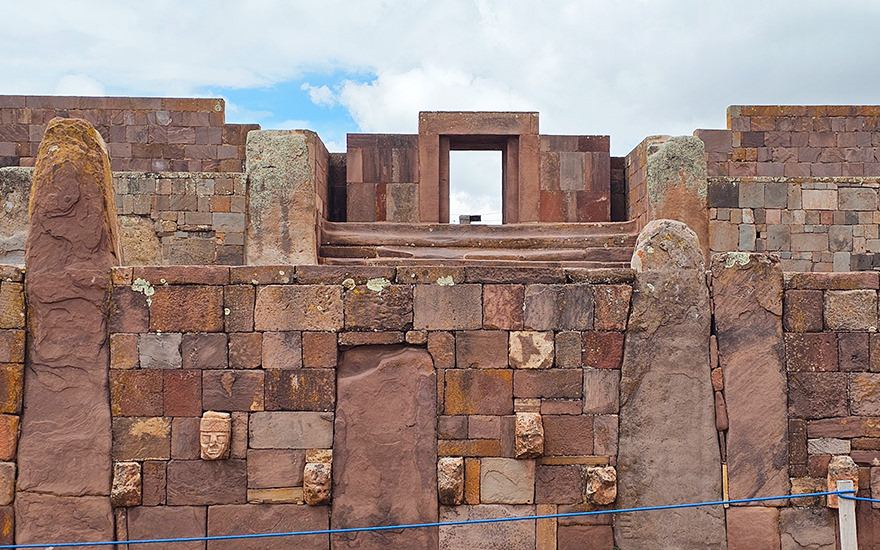 Halbunterirscher Tempel Tiwanaku