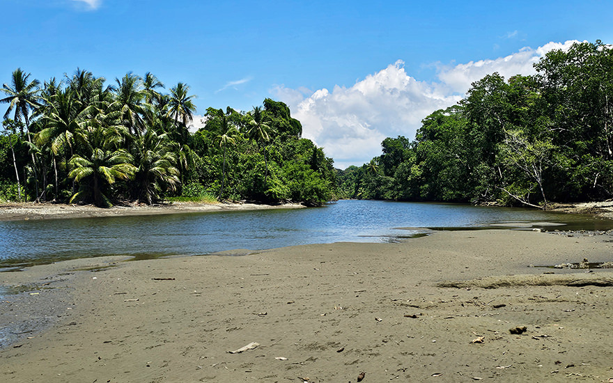 Flussmündung Corcovado-Nationalpark