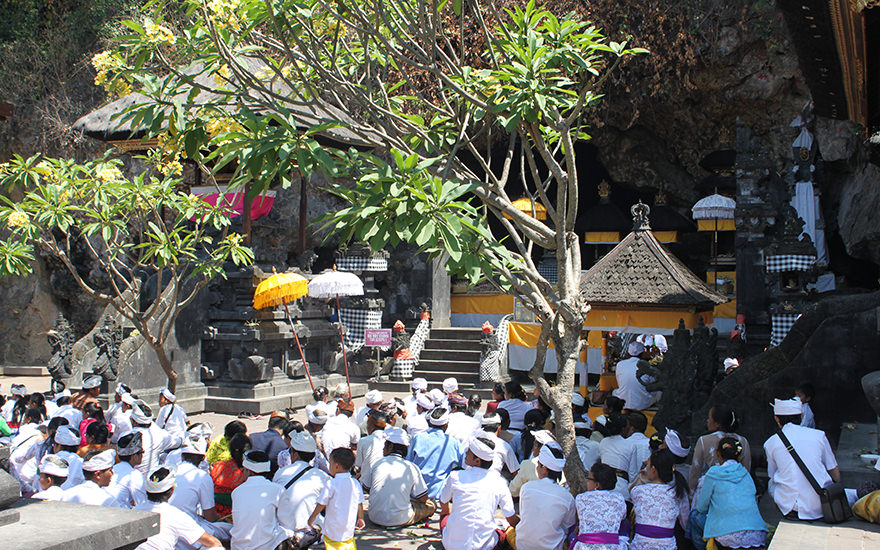 Betende Pura Goa Lawah
