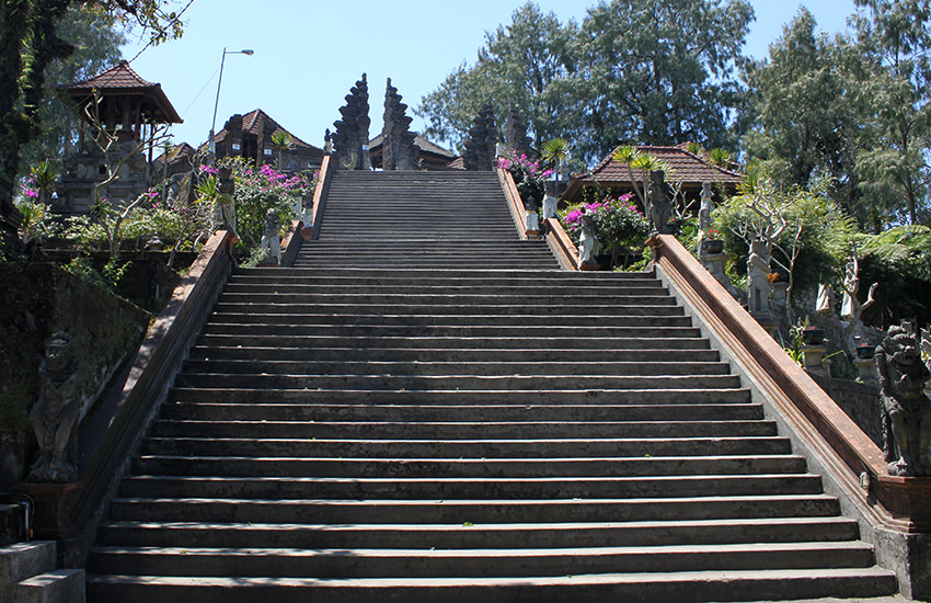 Treppe Pura Puncak Penulisan, Bali