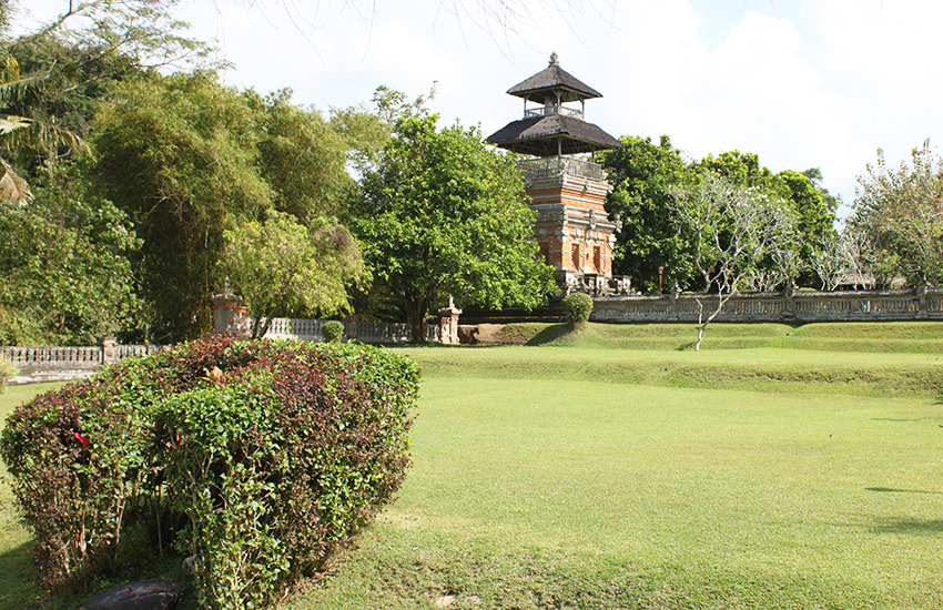 Garten Pura Taman Ayun