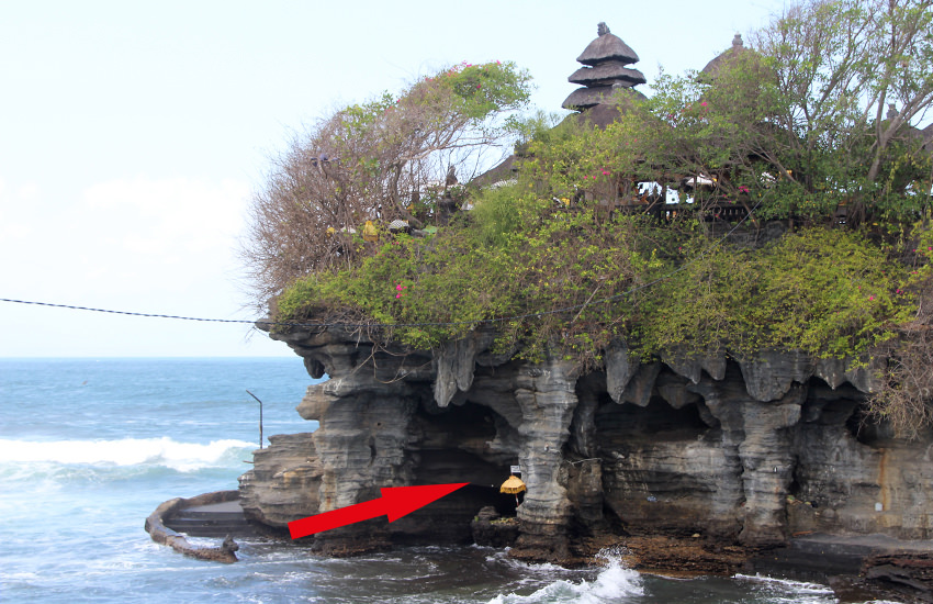 Höhle Heilige Quelle Pura Tanah Lot