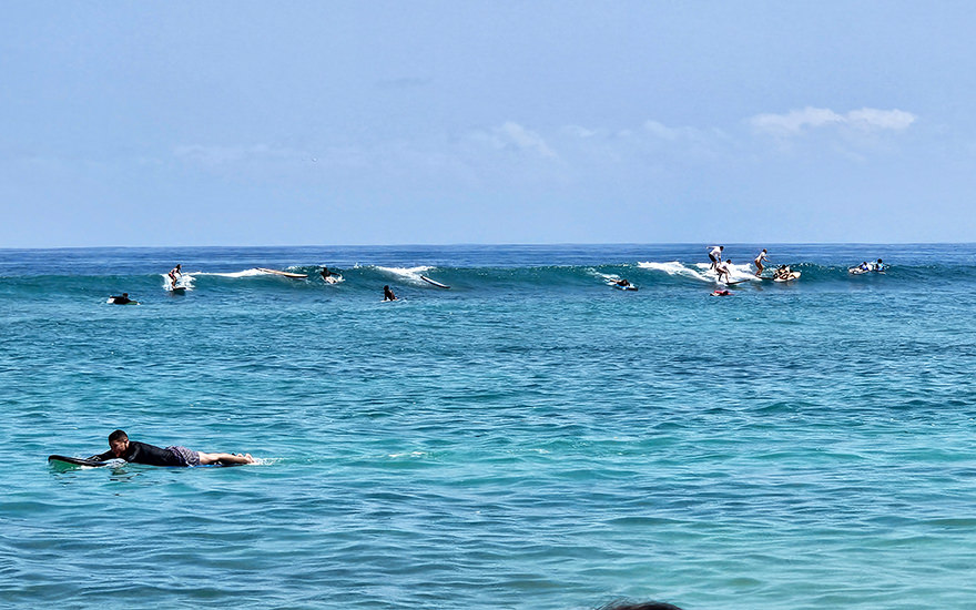 Surfer Padang Padang Beach, Bali