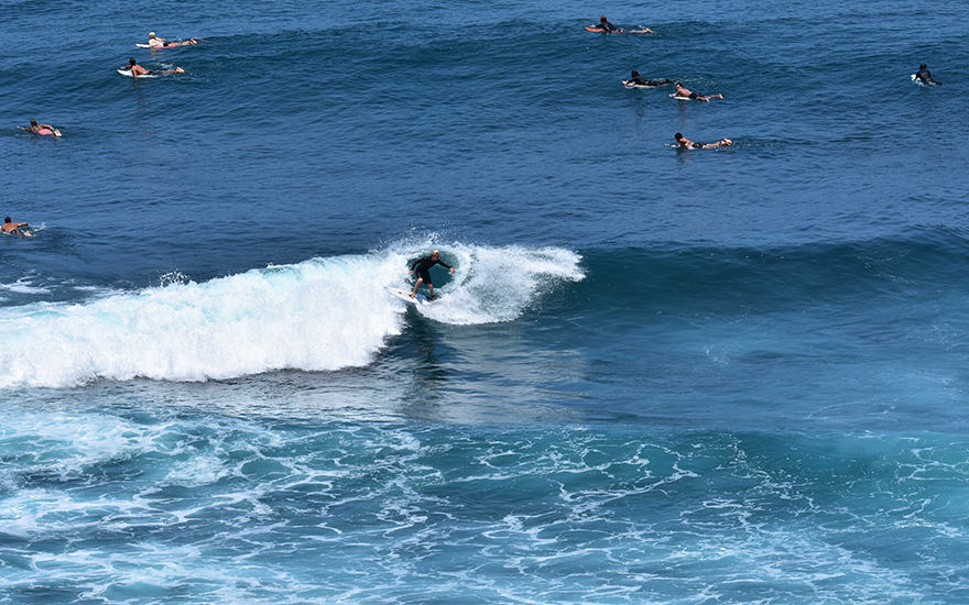 Surfer Uluwatu, Bali