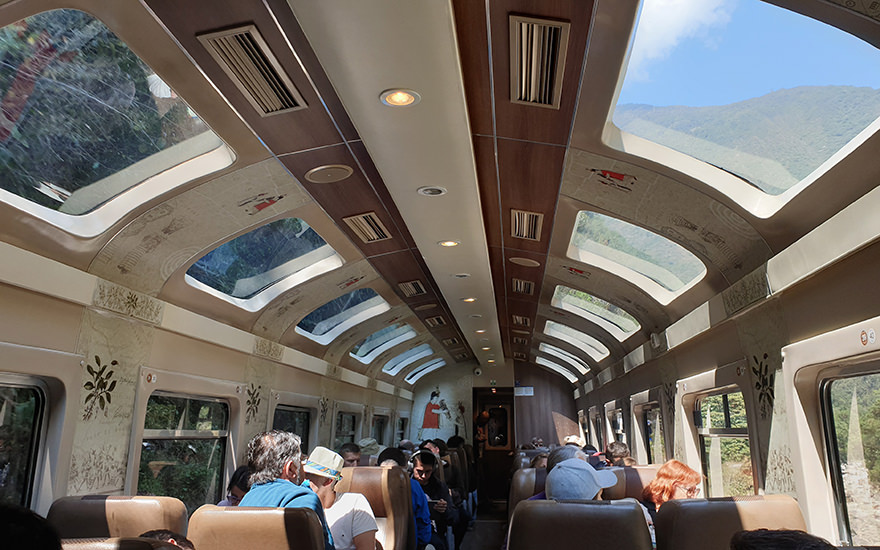 Zug nach Machu Picchu