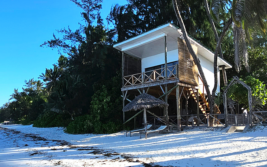 Strand-Bungalow Bwejuu Beach