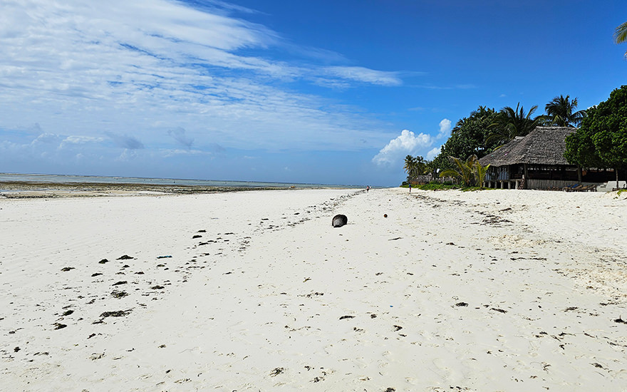 Dongwe Beach