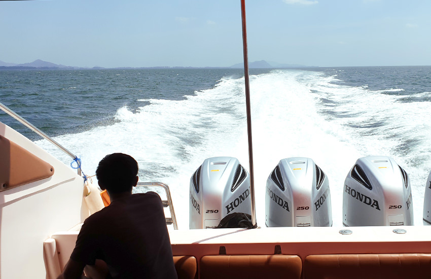 Speedboat