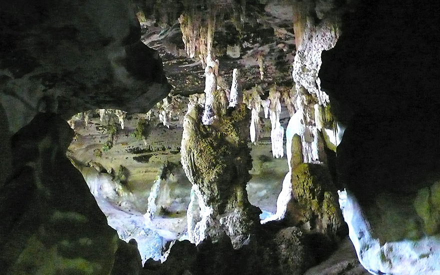 Tham Pee Hua Toe, Ao Leuk