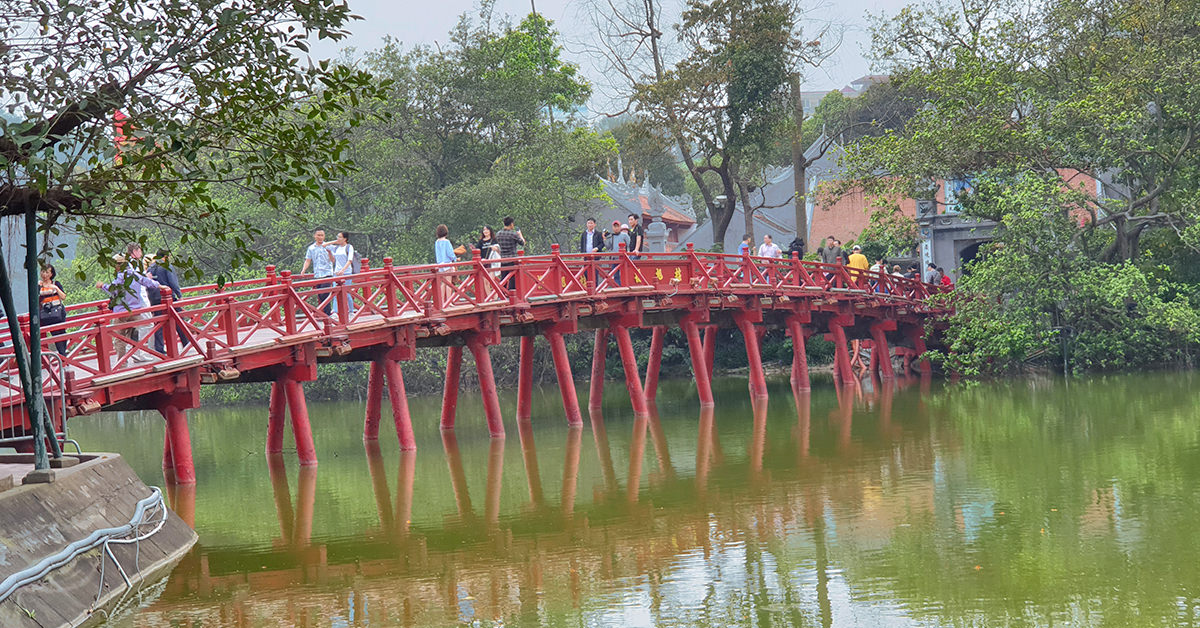 The-Huc-Brücke, Hoan-Kiem-See
