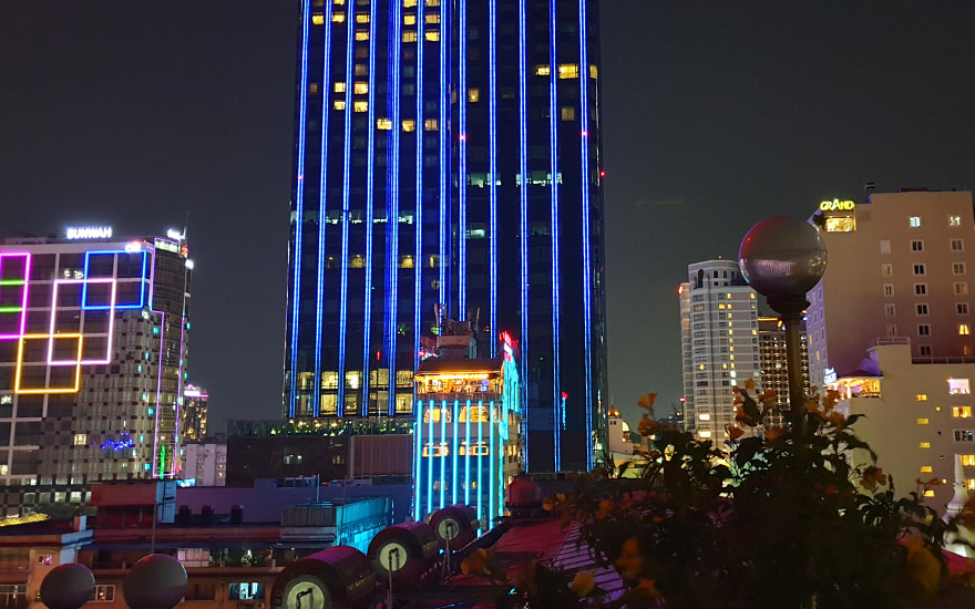 Hochhäuser Saigon am Abend Hochhäuser Saigon am Abend