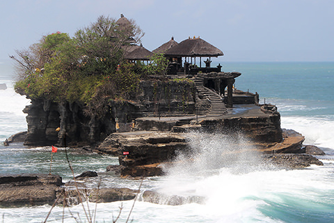 5. Pura Tanah Lot