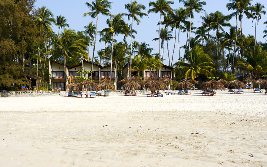Ngapali Beach / Guide To Ngapali Beach Hotels Restaurants And Sights Indiana Jo / Long sandy beaches and superb hotels.